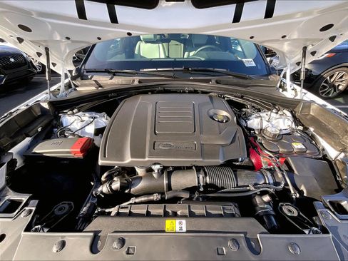 New 2026 Land Rover Range Rover Velar Dynamic SE image 13