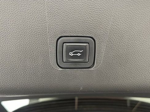 Used 2024 Chevrolet Traverse High Country image 48