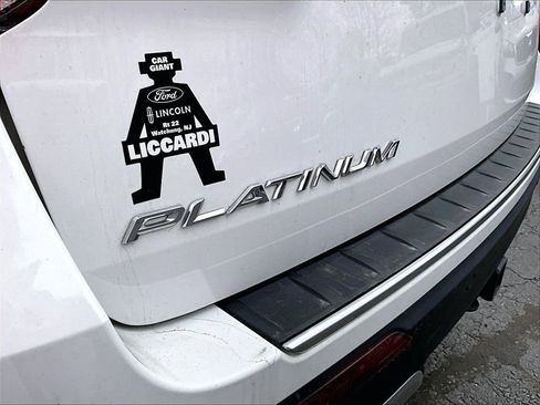 Used 2022 Ford Explorer Platinum w/ Equipment Group 601A AWD/4WD image 28