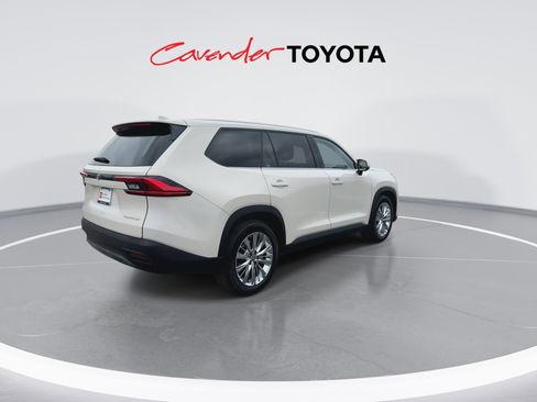 Used 2024 Toyota Grand Highlander Platinum image 8