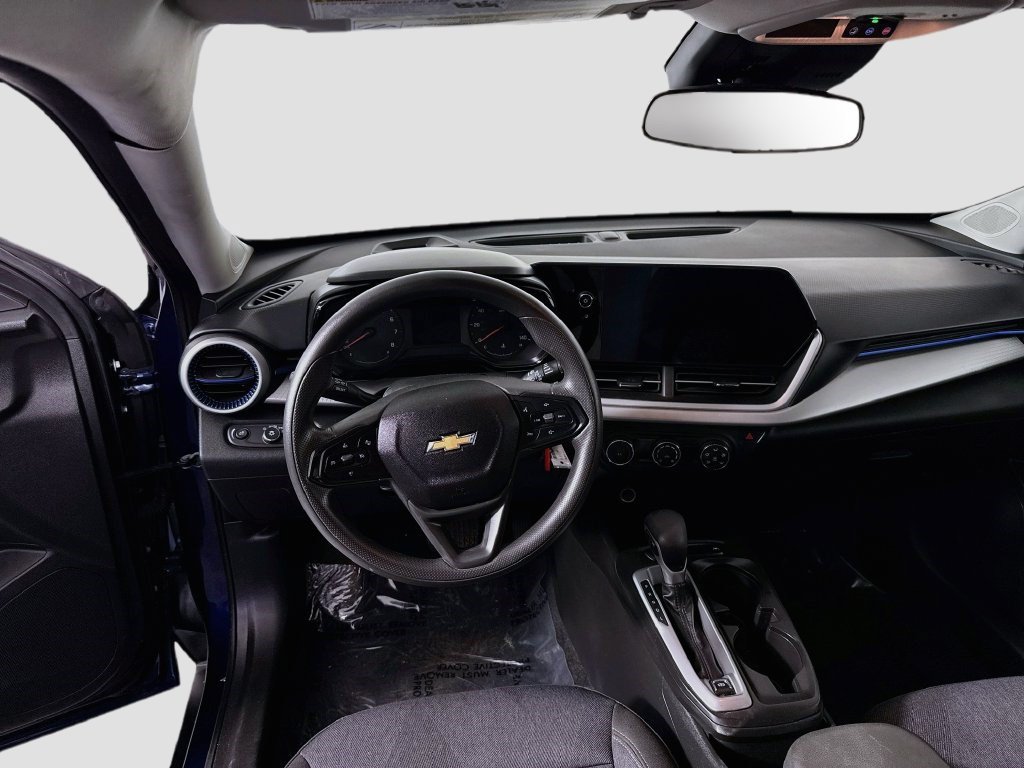 Used 2024 Chevrolet Trax LS w/ Driver Confidence Package FWD image 12