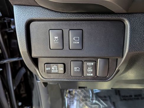 Used 2022 Toyota Tacoma Limited image 28