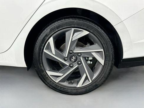 New 2026 Hyundai Elantra Limited FWD image 22