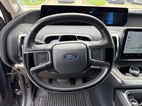 Used 2025 Ford Expedition Max Platinum AWD/4WD image 27