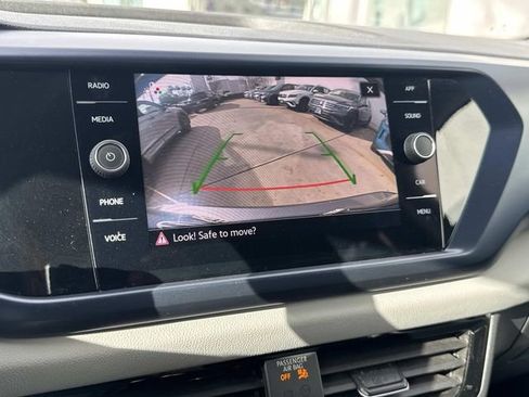 Certified 2023 Volkswagen Taos SE image 23