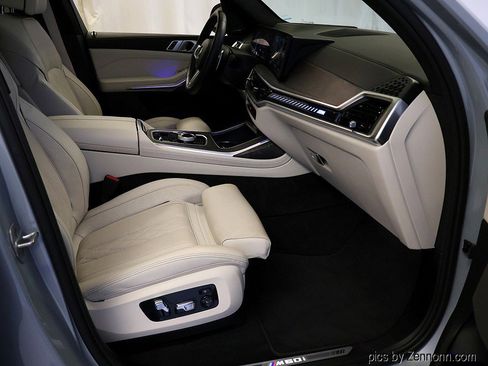 Certified 2025 BMW X7 M60i image 38