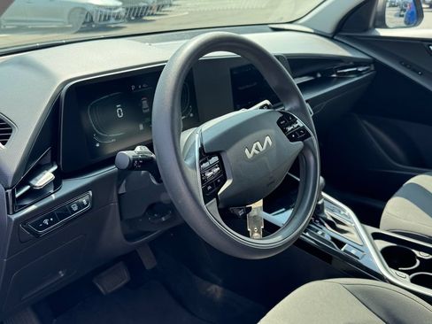 Used 2024 Kia Niro LX FWD image 24