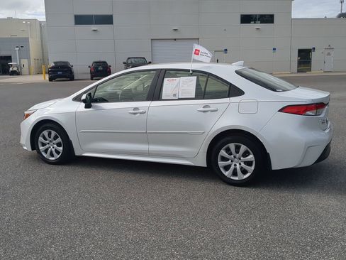 Used 2023 Toyota Corolla LE image 15
