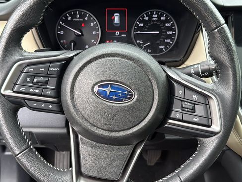 Used 2024 Subaru Outback Premium AWD/4WD image 12