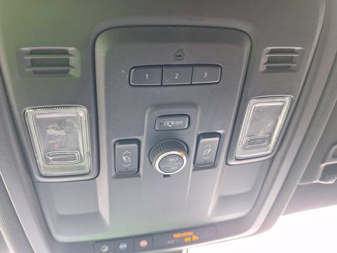 Used 2022 Chevrolet Tahoe LT w/ Luxury Package RWD image 27