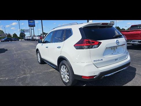 Used 2020 Nissan Rogue SV image 5