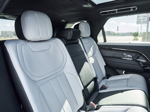 Used 2025 Land Rover Range Rover Sport Autobiography image 35