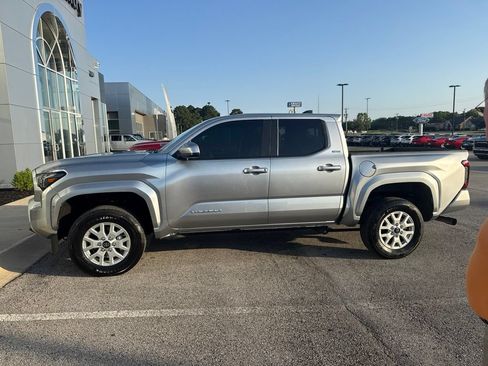 Used 2024 Toyota Tacoma SR5 w/ SR5 Upgrade Package AWD/4WD image 1