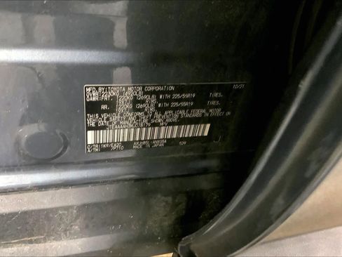 Used 2021 Toyota Venza XLE w/ Softex Package image 37