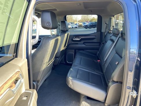 Used 2023 GMC Sierra 1500 SLT image 46