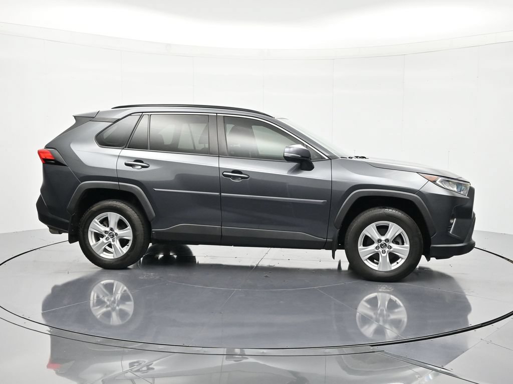 Used 2020 Toyota RAV4 XLE FWD image 4