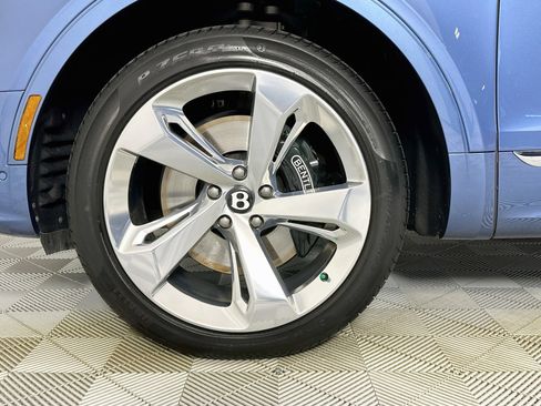 Used 2023 Bentley Bentayga Extended Wheelbase AWD/4WD image 6