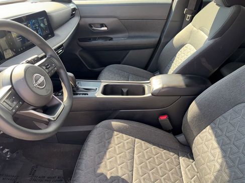 Used 2026 Nissan Kicks SV FWD image 9