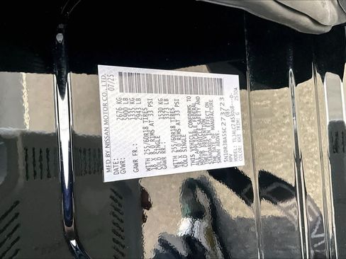 Used 2025 Nissan Pathfinder SV FWD image 33