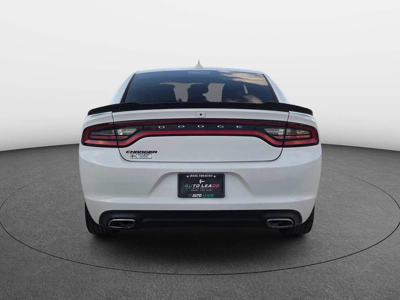 Used 2017 Dodge Charger SXT w/ Blacktop Package RWD image 6