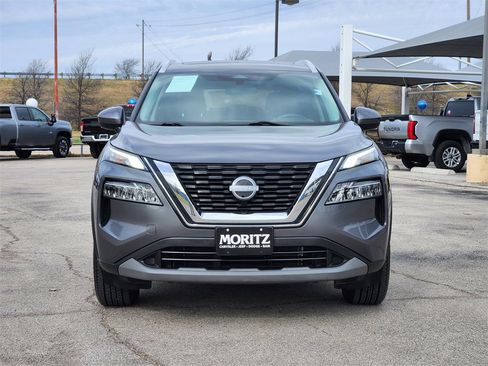 Used 2023 Nissan Rogue SV w/ SV Premium B Package image 2
