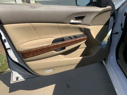Used 2010 Honda Accord EX-L image 14