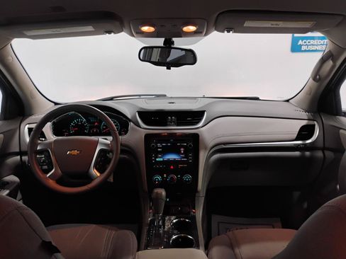 Used 2017 Chevrolet Traverse LT FWD image 13