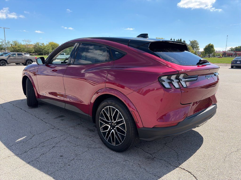 Used 2025 Ford Mustang Mach-E Premium AWD/4WD image 5