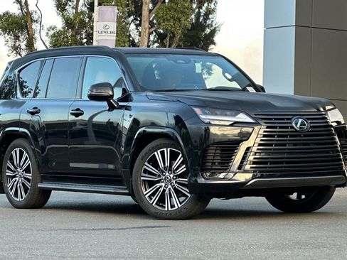 New 2025 Lexus LX 700h Luxury image 2