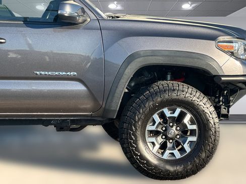 Used 2017 Toyota Tacoma TRD Pro image 34