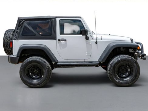 Used 2018 Jeep Wrangler Sport AWD/4WD image 5