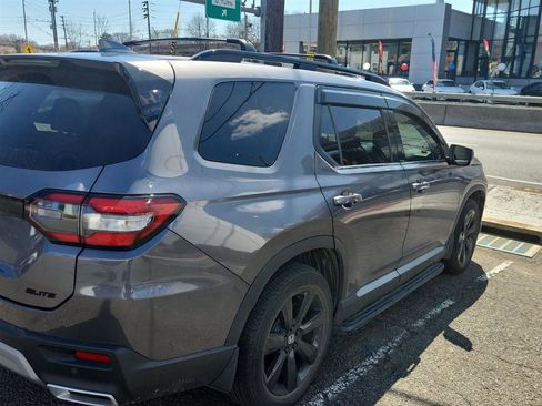 Used 2024 Honda Pilot Elite image 3