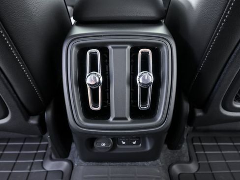New 2026 Volvo XC40 B4 Plus w/ Protection Package Premier FWD image 19