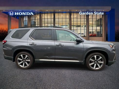 Used 2025 Honda Pilot Elite image 5
