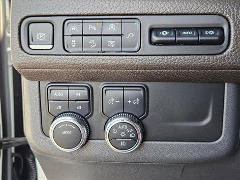 Used 2022 GMC Yukon XL Denali AWD/4WD image 26