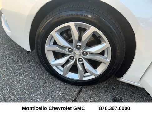 Used 2016 Chevrolet Impala LT w/ Convenience Package image 27