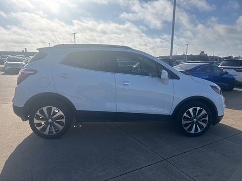 Used 2022 Buick Encore Preferred w/ Safety Package image 7