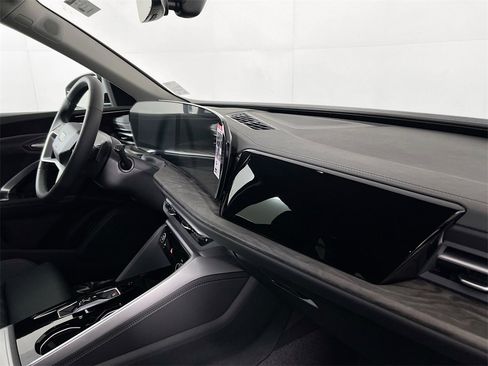 New 2025 Audi Q5 2.0T Premium Plus image 29