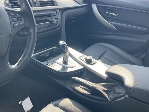 Used 2015 BMW 320i Sedan RWD image 9