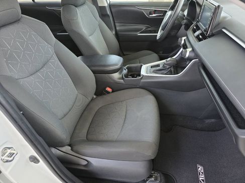 Used 2022 Toyota RAV4 XLE w/ Convenience Package image 25
