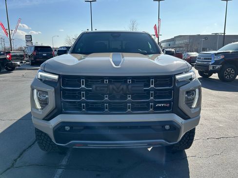 Used 2024 GMC Canyon AT4 w/ Technology Package image 8