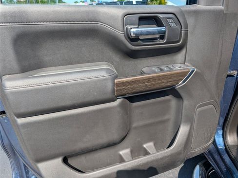 Used 2021 Chevrolet Silverado 1500 LT w/ Z71 Off-Road Package AWD/4WD image 15