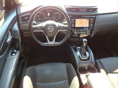 Used 2019 Nissan Rogue SV w/ Premium Package AWD/4WD image 14