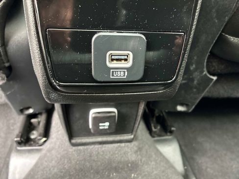 Used 2024 Jeep Compass Limited w/ Sun and Sound Group AWD/4WD image 16