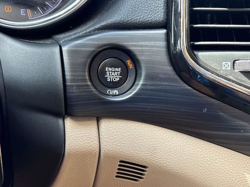 Used 2022 Jeep Grand Cherokee Laredo E w/ Security & Convenience Group image 27