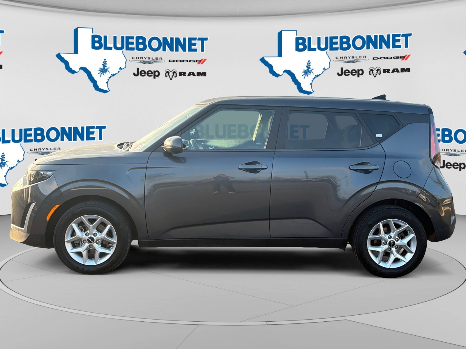 Used 2023 Kia Soul LX w/ LX Technology Package FWD image 8