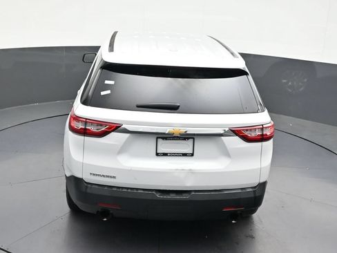 Used 2021 Chevrolet Traverse LS FWD image 19