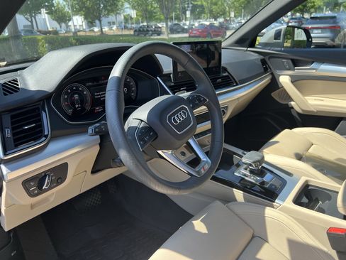 Used 2024 Audi Q5 2.0T Premium Plus w/ Premium Plus Package AWD/4WD image 17