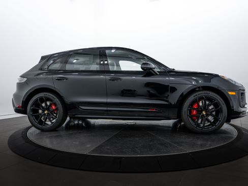 New 2026 Porsche Macan GTS image 8
