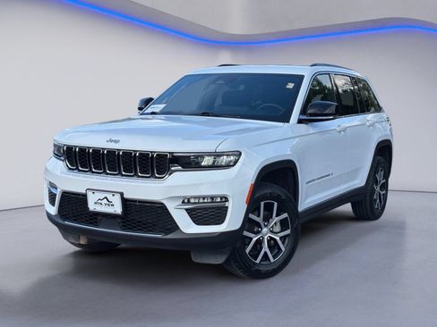 Used 2024 Jeep Grand Cherokee Limited AWD/4WD image 2